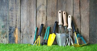 les outils de jardinage indispensables